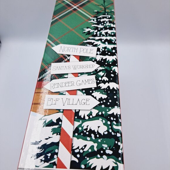 Christmas North Pole Holiday Cat Small Pet House with Cardboard Scratching Board - Picture 6 of 6